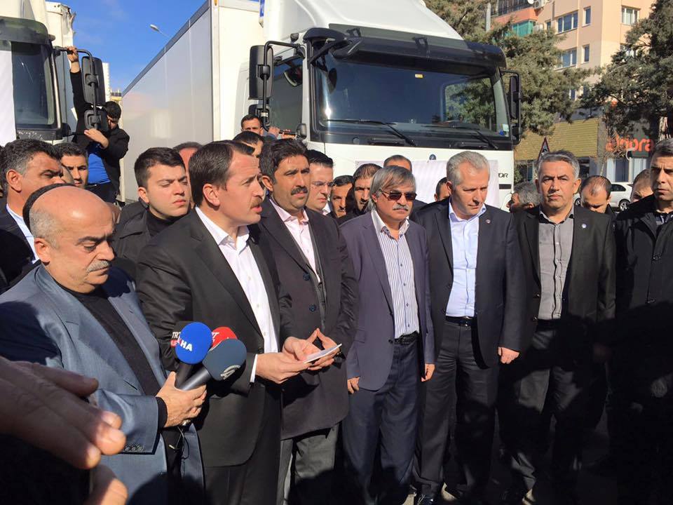 Yardım TIR'larını Diyarbakır'da Yalçın Karşıladı