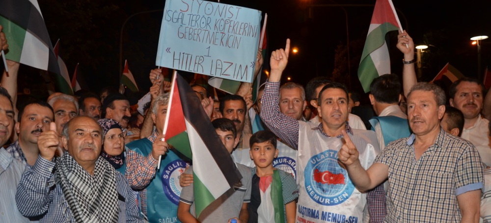 Memur-Sen’den İsrail Büyükelçiliği Konutu Önünde Kınama Eylemi